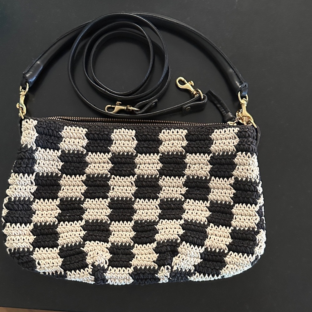 Clare V. Woven Black and Cream petite Moyen Crossbody Bag